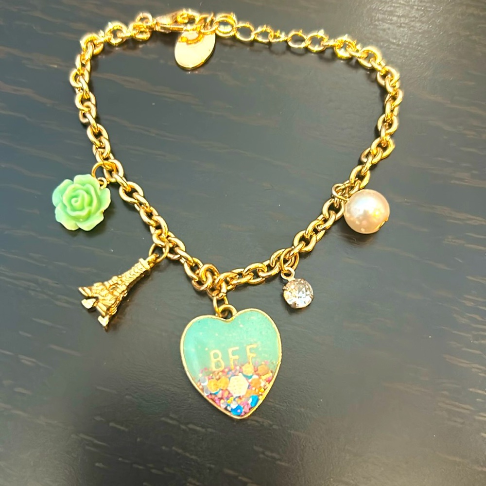 Cute teal and gold bff charm bracelet!👯‍♀️🤍